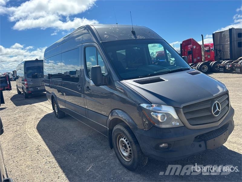 Mercedes-Benz SPRINTER 2500 11 Passenger Van (Inoperable) 大型面包车
