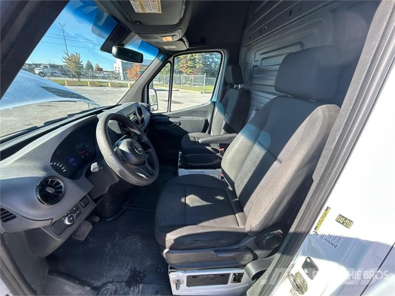 Mercedes-Benz Sprinter 3500 Cargo Van Lieferwagen