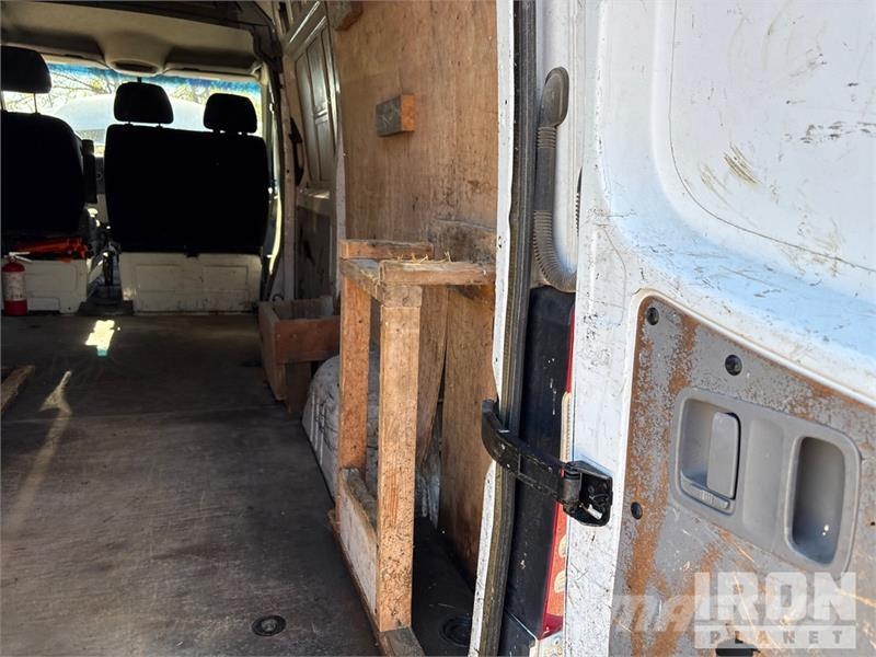 Mercedes-Benz Sprinter 2500 S/A Cargo Van Dostavna vozila / kombiji