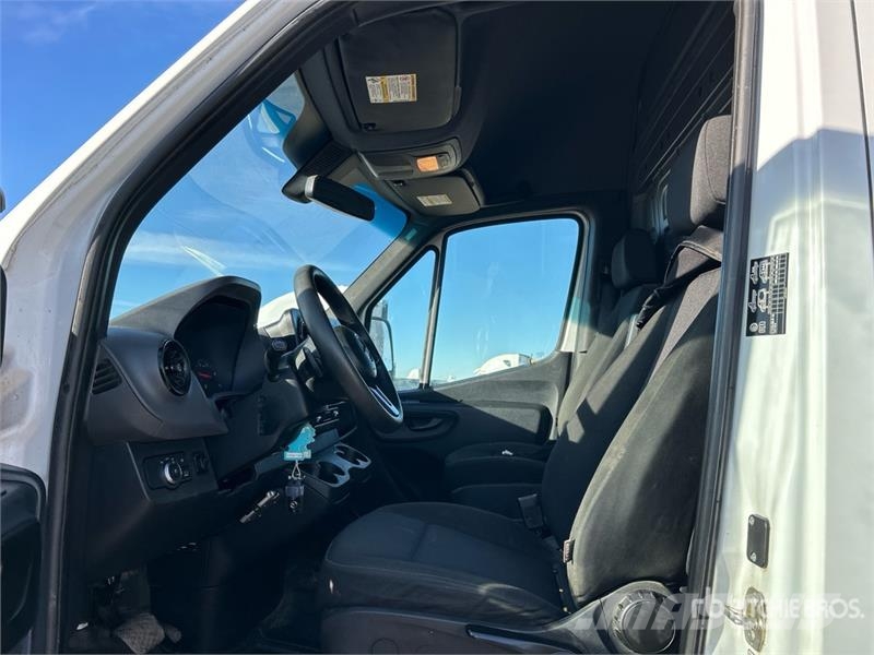 Mercedes-Benz Sprinter 3500 XD 4x2 Utility Truck 皮卡车