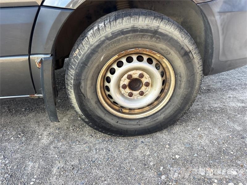 Mercedes-Benz SPRINTER 2500 11 Passenger Van (Inoperable) 大型面包车