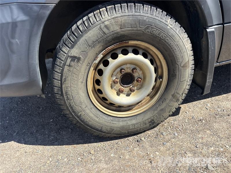 Mercedes-Benz SPRINTER 2500 11 Passenger Van (Inoperable) 大型面包车
