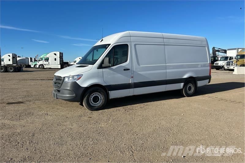 Mercedes-Benz Sprinter 2500 Cargo Van 大型面包车