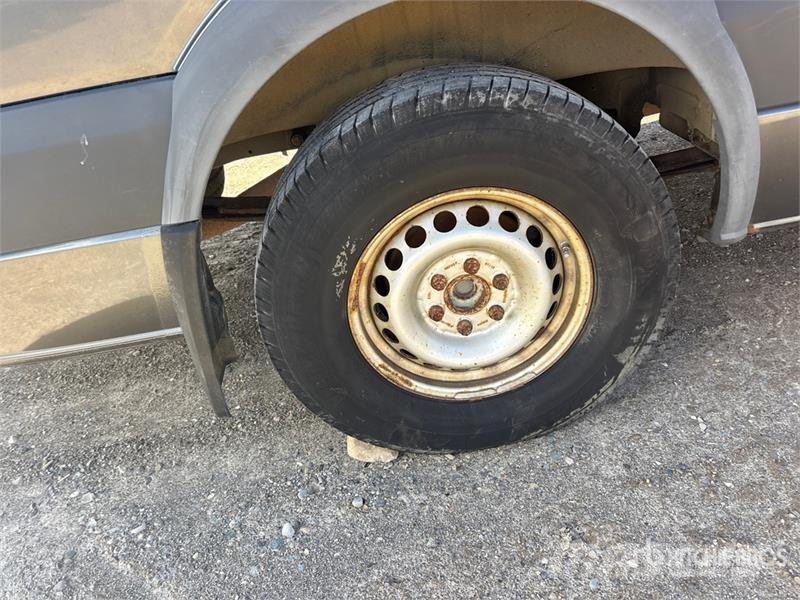 Mercedes-Benz SPRINTER 2500 11 Passenger Van (Inoperable) 大型面包车