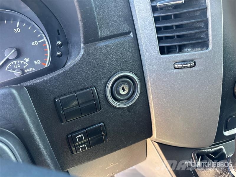Mercedes-Benz SPRINTER 2500 11 Passenger Van (Inoperable) 大型面包车