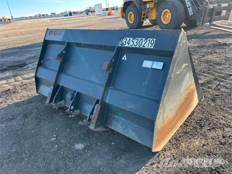 Merlo ZM3 97 in Telehandler Bucket - Fits Merlo P50.17 Žlice