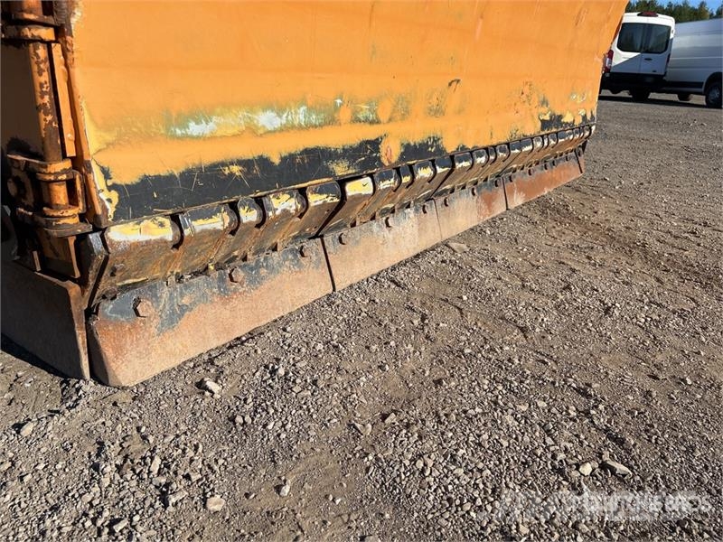 Metal Pless 10 ft Snow Plow Снігоочищувальні ножі та плуги