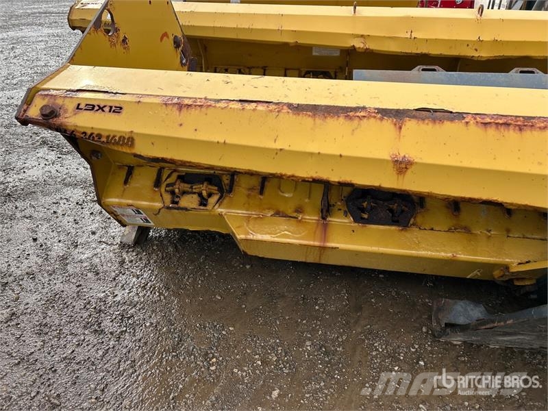  Metal Pless 12 ft Snow Pusher حراثات ونصول الجليد