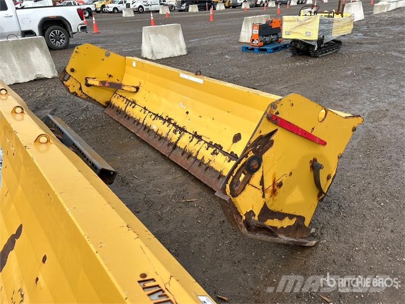  Metal Pless 12 ft Snow Pusher حراثات ونصول الجليد