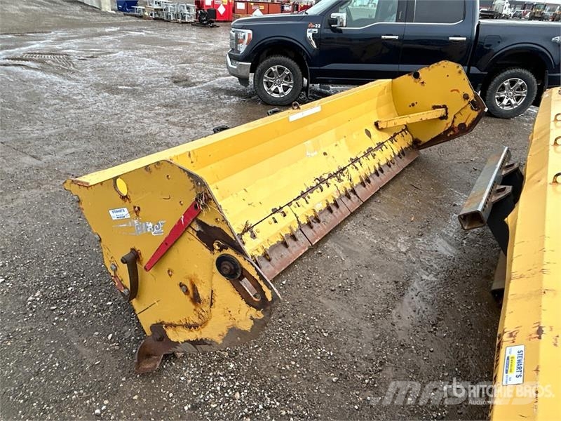  Metal Pless 12 ft Snow Pusher حراثات ونصول الجليد