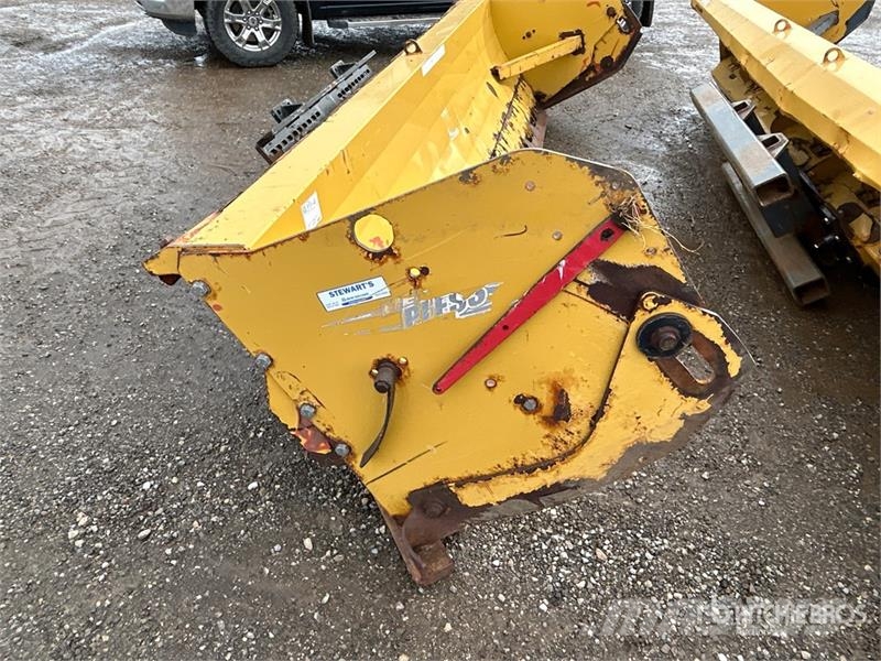 Metal Pless 12 ft Snow Pusher حراثات ونصول الجليد
