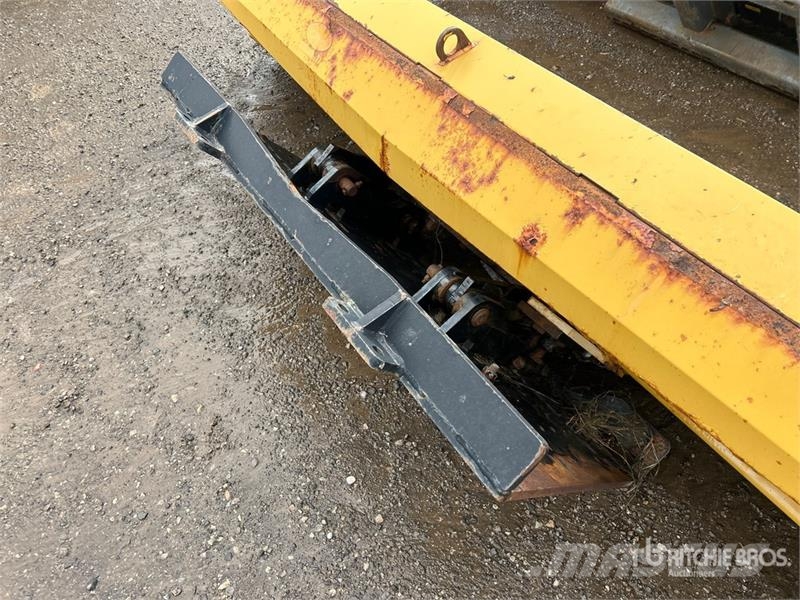  Metal Pless 12 ft Snow Pusher حراثات ونصول الجليد