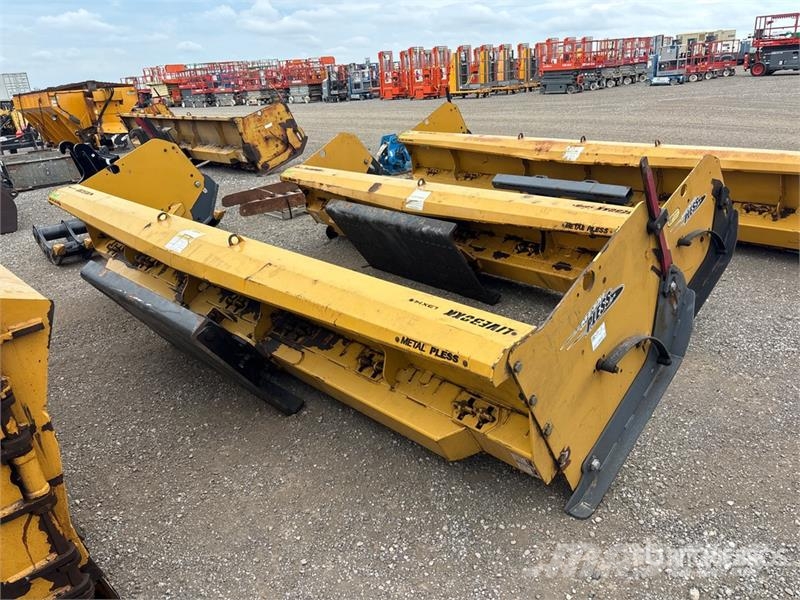  Metal Pless 14 ft LiveBoxx Live Edge Snow Pusher Sniego peiliai ir valytuvai