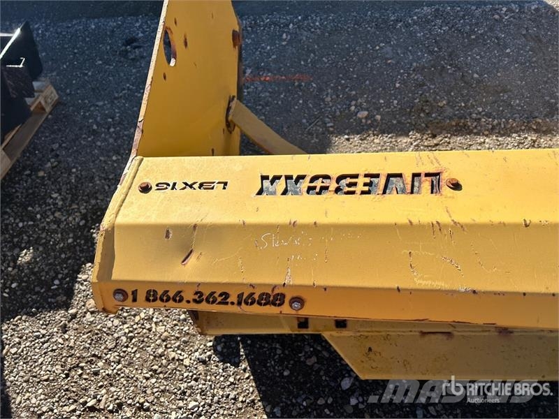 Metal Pless 15 ft 11 in Snow Pusher Snøploger- og skjær