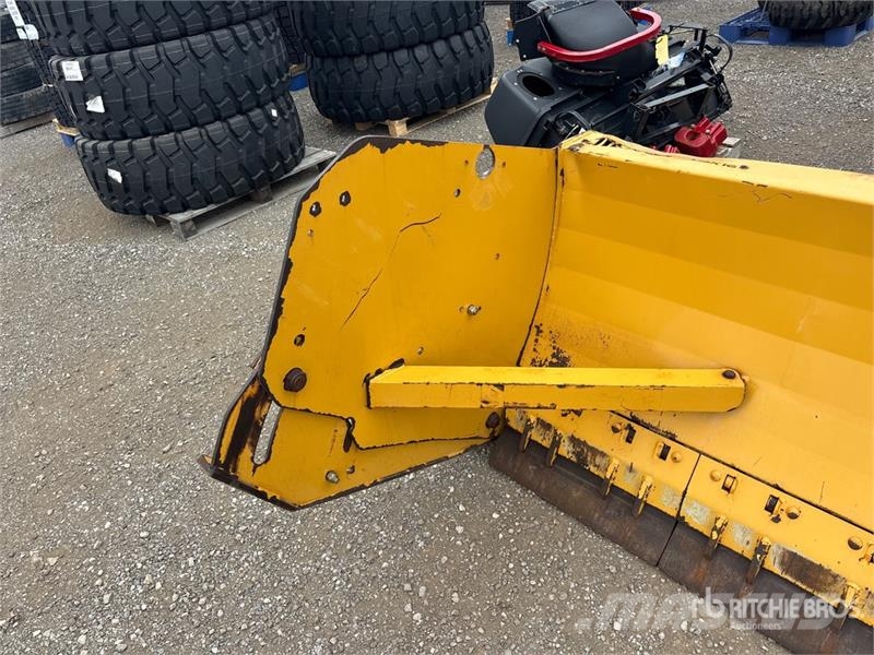  Metal Pless 16 ft LiveBoxx Live Edge Snow Pusher Sniego peiliai ir valytuvai