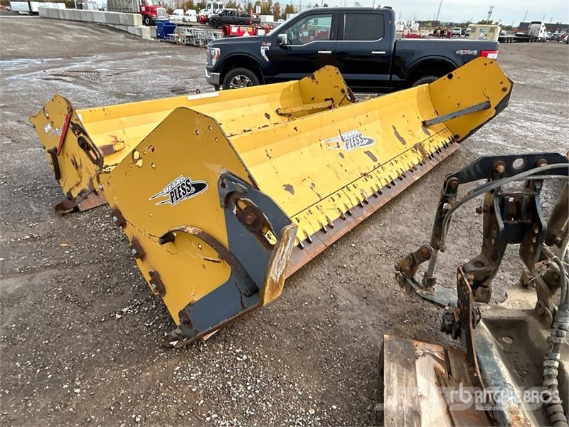  Metal Pless 16 ft Snow Pusher حراثات ونصول الجليد