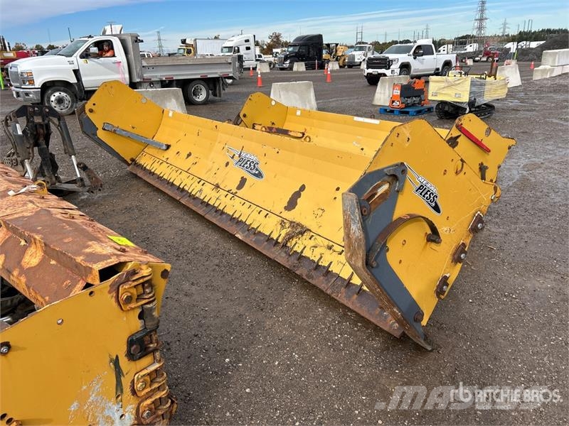  Metal Pless 16 ft Snow Pusher حراثات ونصول الجليد