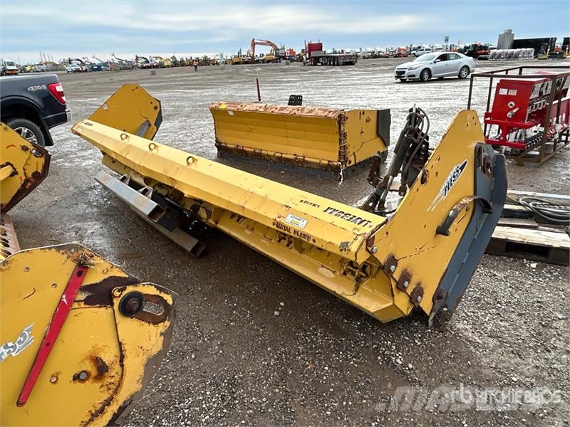  Metal Pless 16 ft Snow Pusher حراثات ونصول الجليد