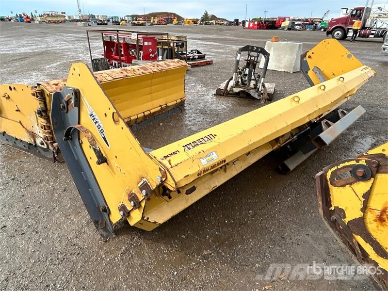  Metal Pless 16 ft Snow Pusher حراثات ونصول الجليد