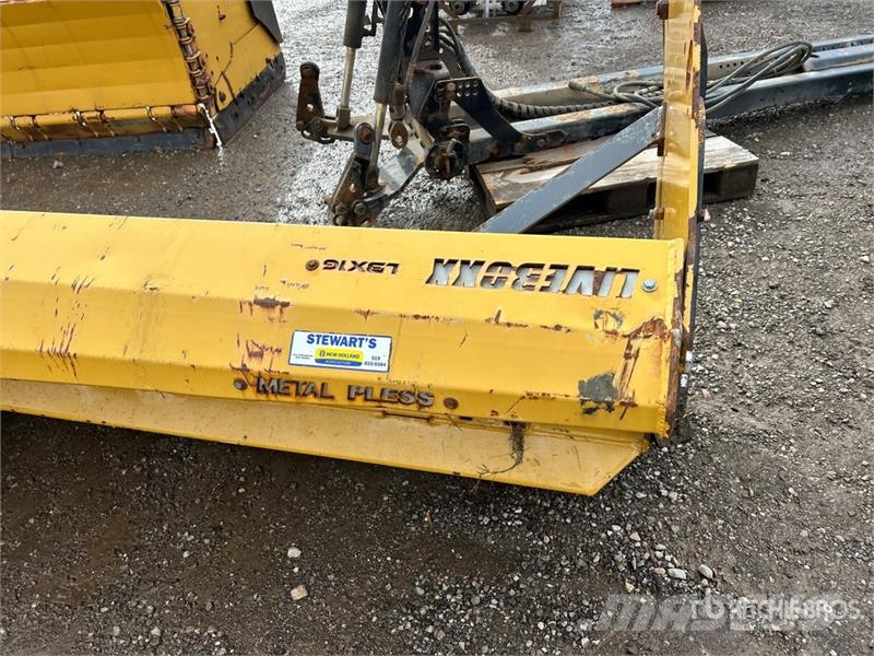  Metal Pless 16 ft Snow Pusher حراثات ونصول الجليد