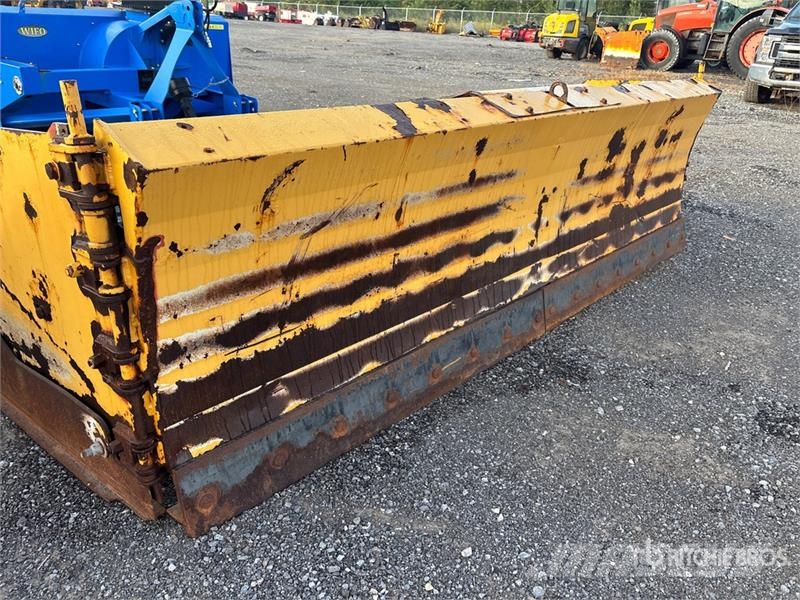 Metal Pless Agrimaxx 1036-16 10 ft Snow Plow Lumiaurat