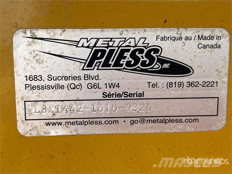 Metal Pless LBX1442 14 ft Snow Pusher Snøploger- og skjær