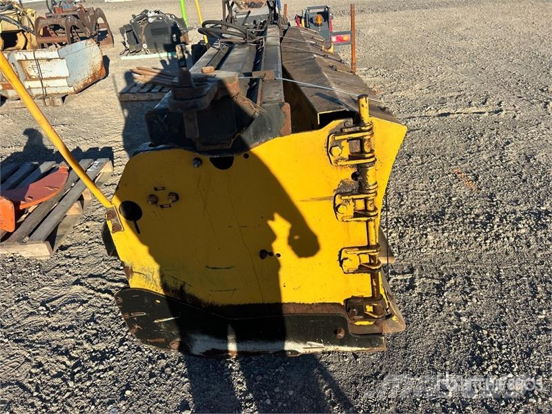  Metal Pless ReverseMaxx 0936-15 9 ft Snow Plow Снігоочищувальні ножі та плуги