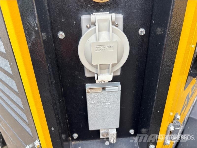 Metrolite HLT-6 4.2 kVA Solar S/A Light Tower Svetlobni stolpi