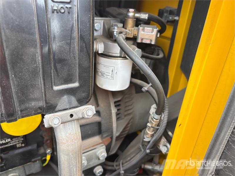 Metrolite HLT-6 4.2 kVA Solar S/A Light Tower Svetlobni stolpi