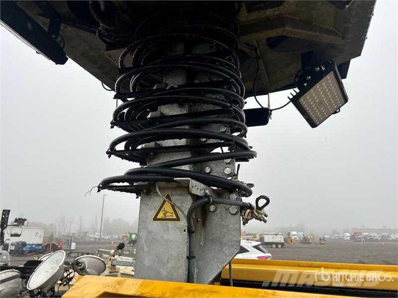 Metrolite HLT-6100 Solar Light Tower (Inoperable) 조명타워