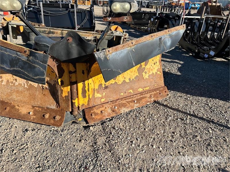 Meyer 8 ft V Snow Plow Snöblad och plogar