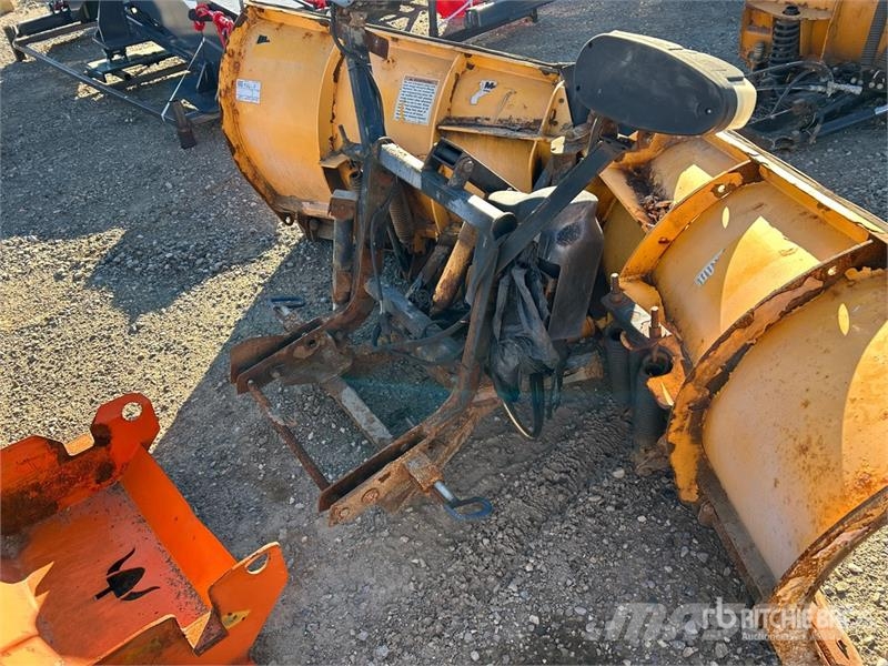Meyer 8 ft V Snow Plow Snöblad och plogar