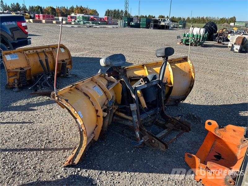 Meyer 8 ft V Snow Plow Snöblad och plogar