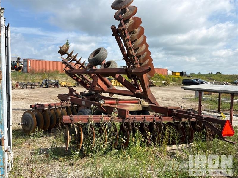Miller 22 ft Pulltype Offset Breaking Disc Schijveneggen