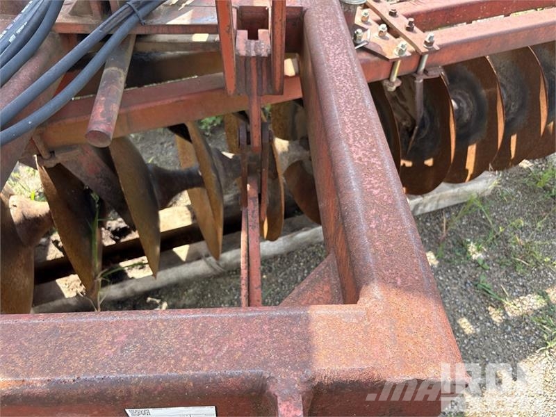 Miller 22 ft Pulltype Offset Breaking Disc Schijveneggen
