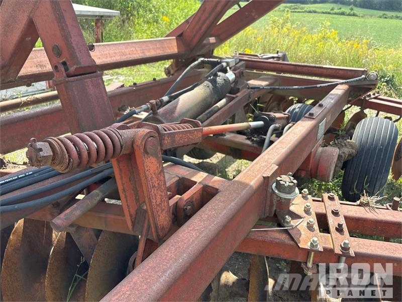 Miller 22 ft Pulltype Offset Breaking Disc Schijveneggen