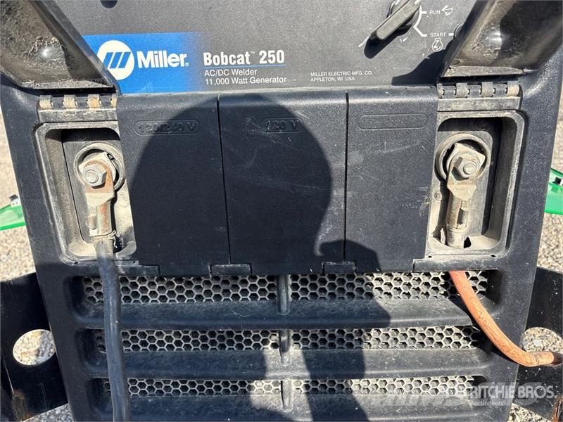 Miller Bobcat 250 NTLP Mobile Multi-Process Engine Driven Attrezzature per saldature