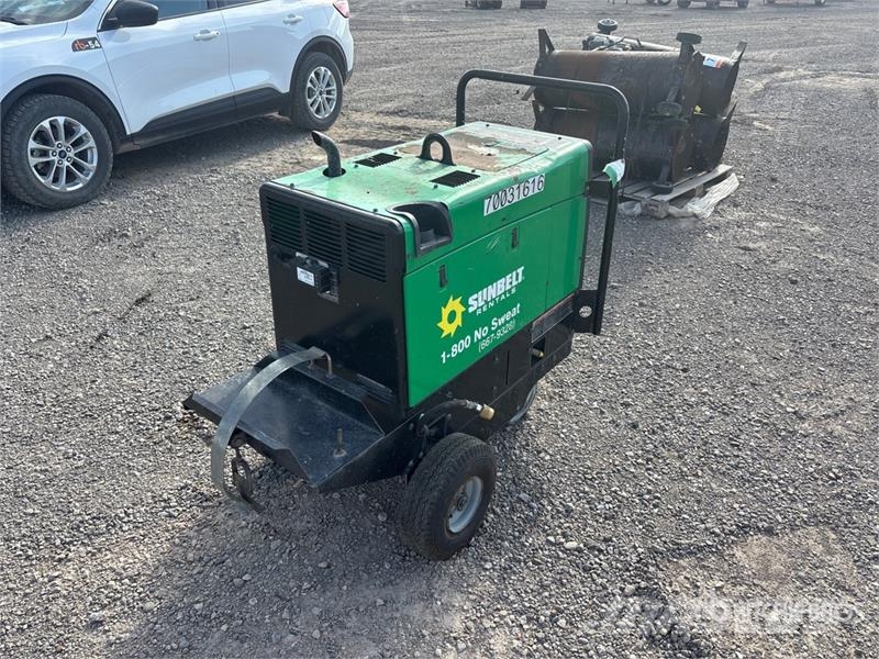 Miller Bobcat 250 NTLP Mobile Multi-Process Engine Driven Attrezzature per saldature