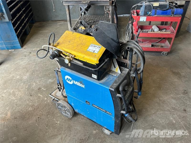 Miller matic 252 Svářecí stroje