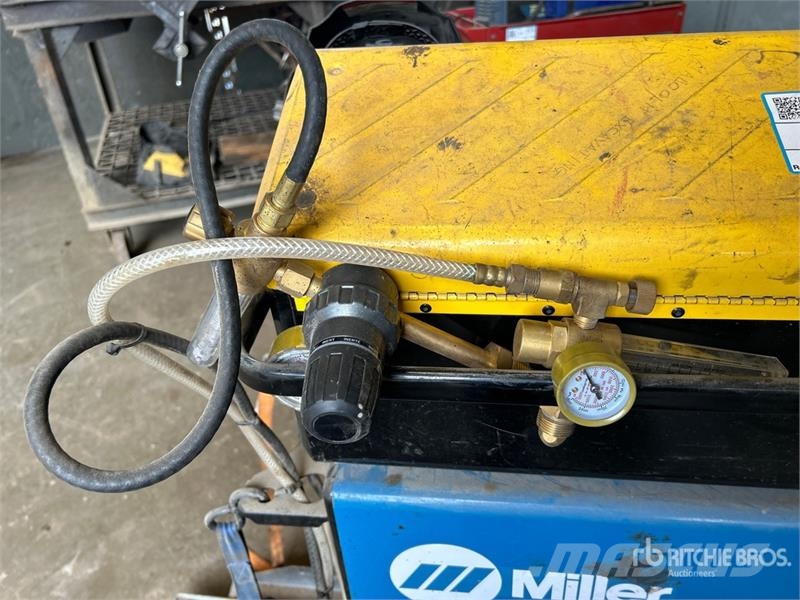 Miller matic 252 Svářecí stroje