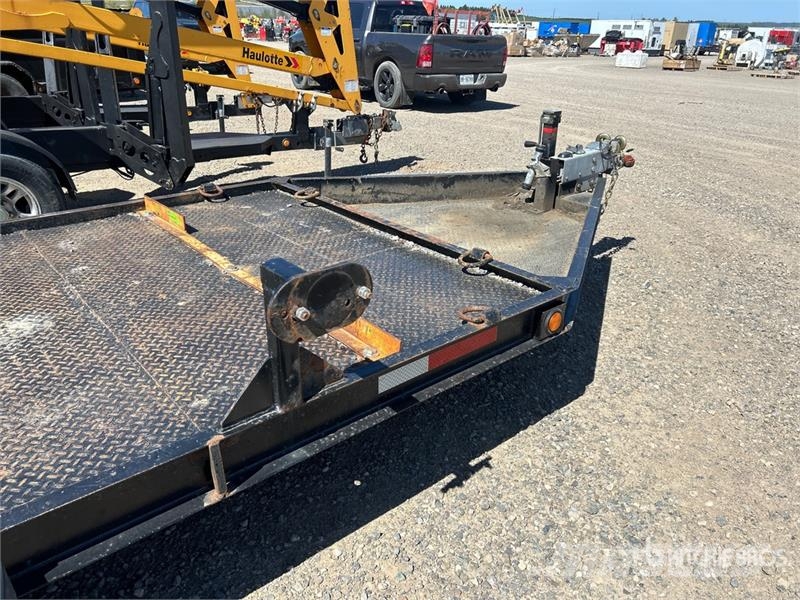  Miska 14 ft T/A Equipment Trailer Remolques para transporte de vehículos