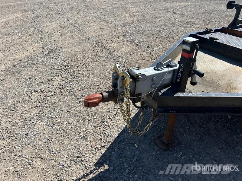  Miska 14 ft T/A Equipment Trailer Remolques para transporte de vehículos