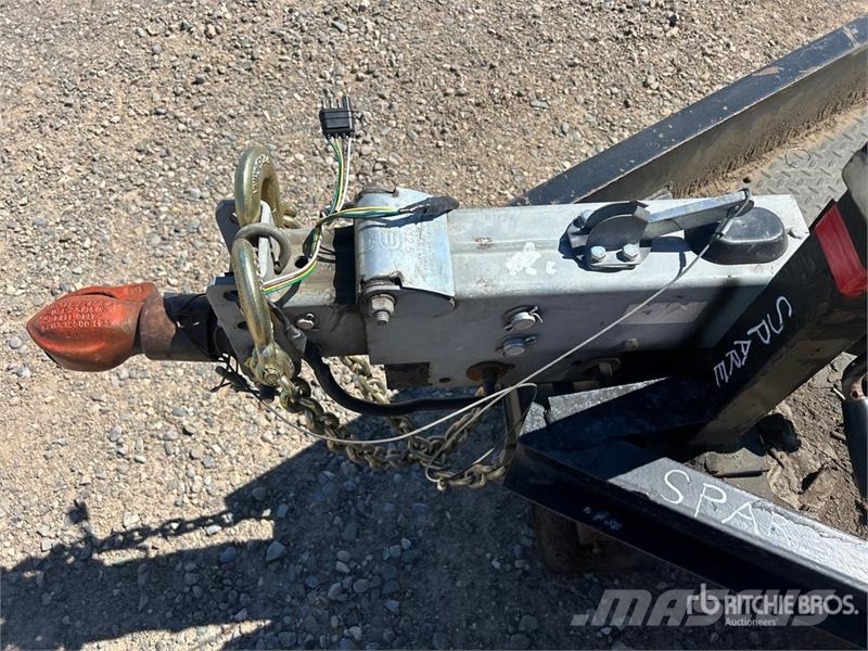  Miska 14 ft T/A Equipment Trailer Remolques para transporte de vehículos