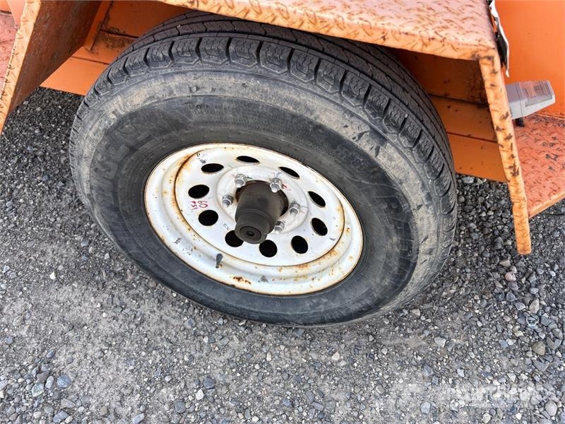 Miska 8 ft 4 in S/A Dump Utility Trailer Bañera