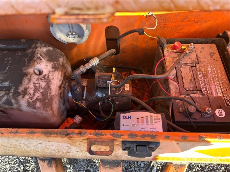 Miska 8 ft 4 in S/A Dump Utility Trailer Самоскиди