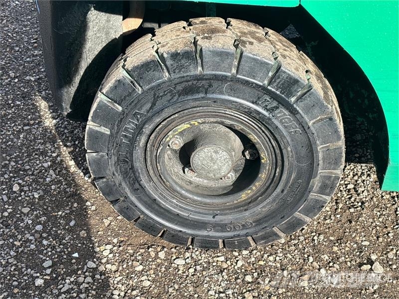 Mitsubishi FG25N Cushion Tire Forklift شاحنات ذات رافعات شوكية - أخرى