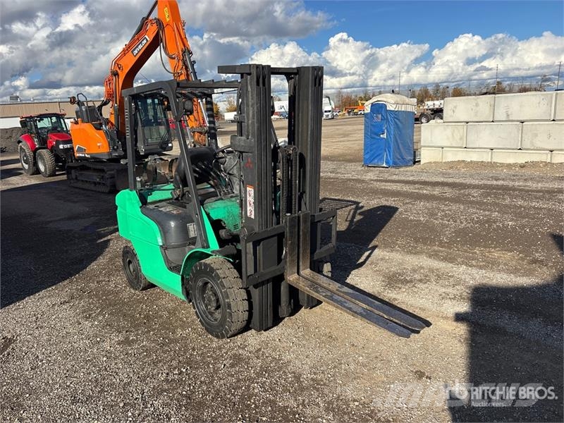 Mitsubishi FG25N Cushion Tire Forklift شاحنات ذات رافعات شوكية - أخرى