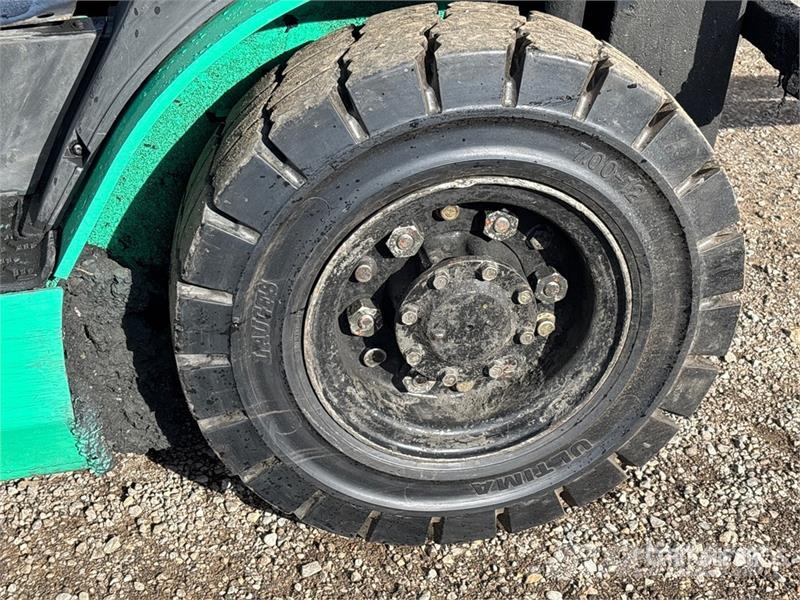 Mitsubishi FG25N Cushion Tire Forklift شاحنات ذات رافعات شوكية - أخرى