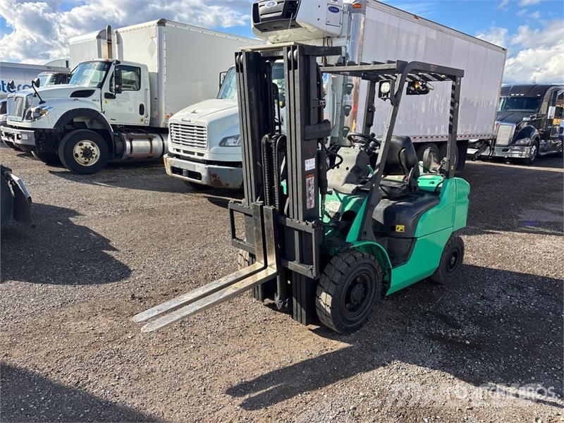 Mitsubishi FG25N Cushion Tire Forklift شاحنات ذات رافعات شوكية - أخرى