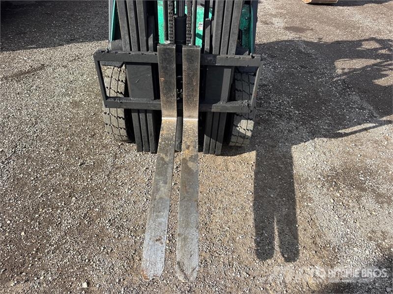 Mitsubishi FG25N Pneumatic Tire Forklift Andere Gabelstapler
